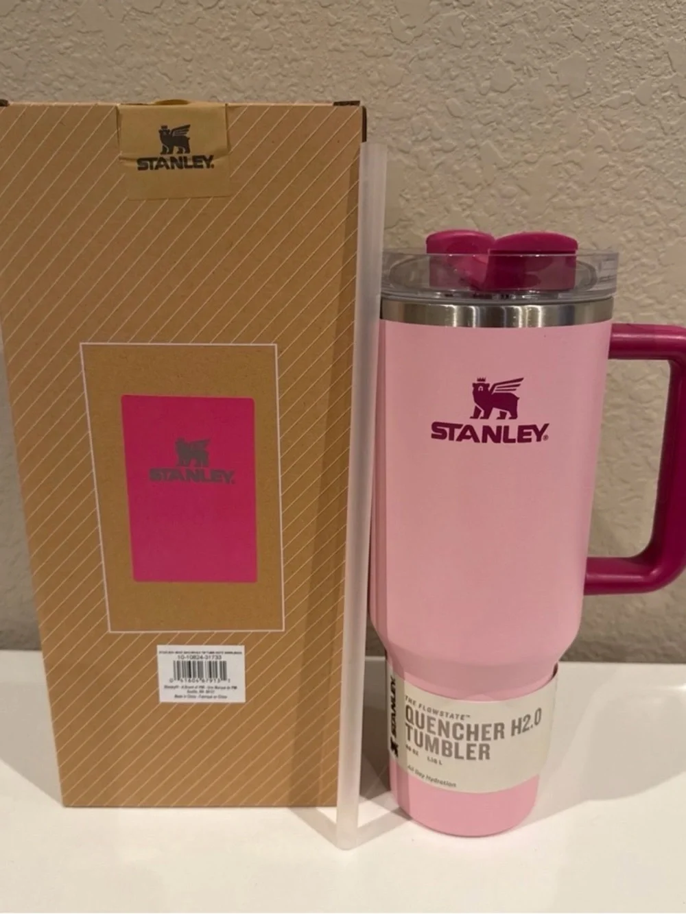 Stanley Pink Tumbler with Magenta Handle - Picture 4 of 6